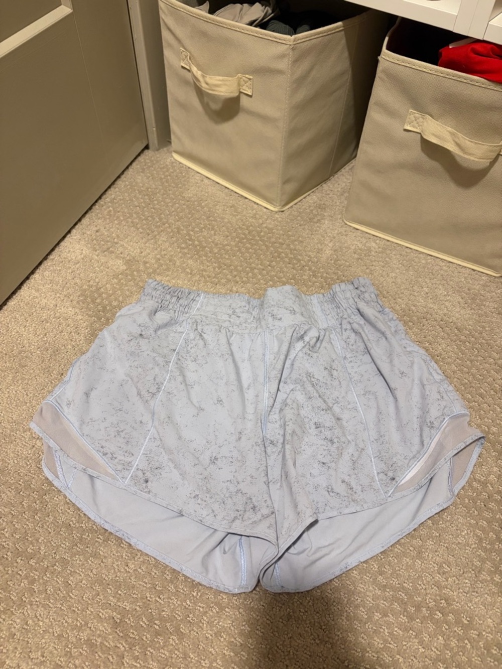 lululemon high rise hotty hot shorts